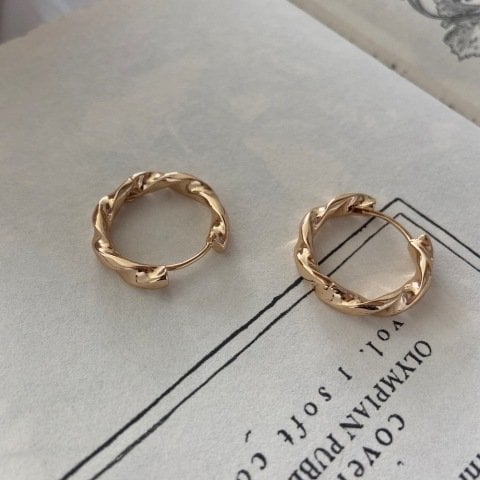 Eva Kıvrımlı Halka Küpe