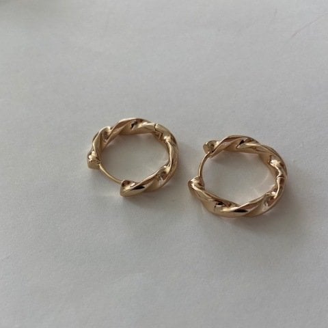 Eva Kıvrımlı Halka Küpe