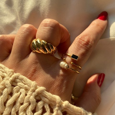 Siyah Taşlı İnci Yüzük