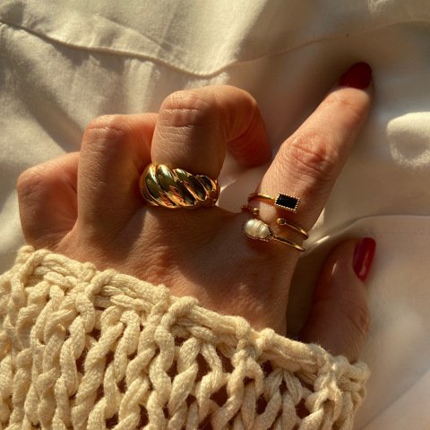 Siyah Taşlı İnci Yüzük