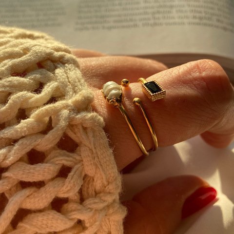 Siyah Taşlı İnci Yüzük