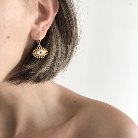 Beyaz Mine Göz Küpe