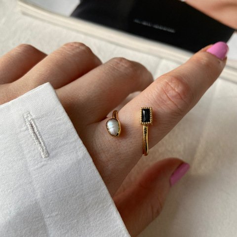 Eliza Siyah Taşlı İnci Yüzük