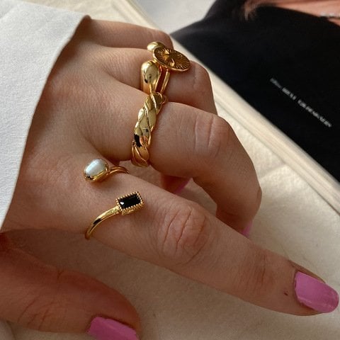 Eliza Siyah Taşlı İnci Yüzük