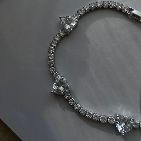 Kalpli Su Yolu Fine Cut Taş Bileklik