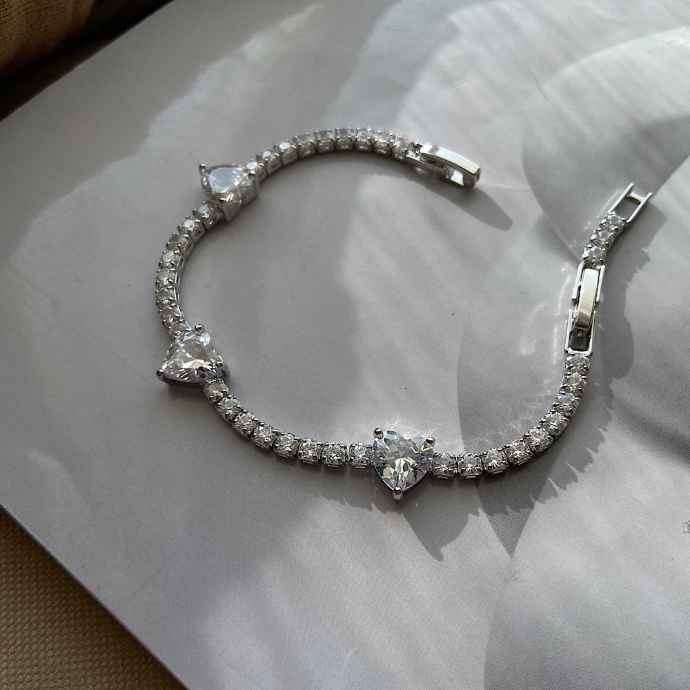 Kalpli Su Yolu Fine Cut Taş Bileklik