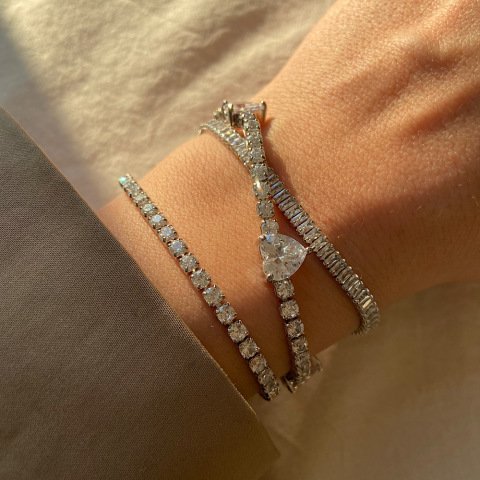 Kalpli Su Yolu Fine Cut Taş Bileklik