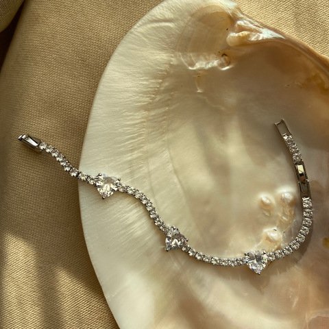 Kalpli Su Yolu Fine Cut Taş Bileklik