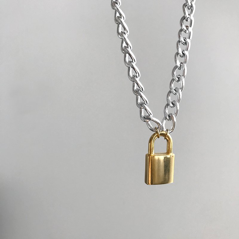 Büyük Asma Kilit Kolye