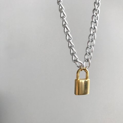 Büyük Asma Kilit Kolye