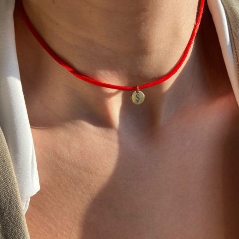 Kırmızı Şansı Minimal Harf Kolye