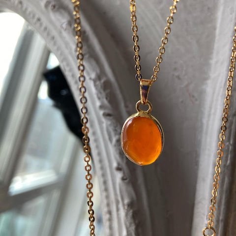 Karnelyan Taşı Oval Kolye