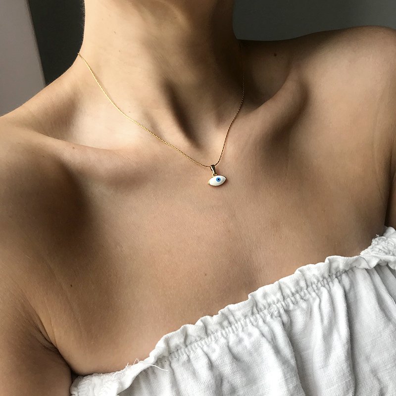 Beyaz Mine Göz Minimal Kolye