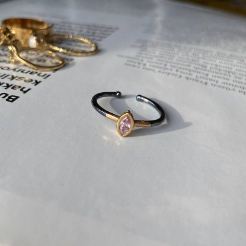 İki Renk Kaplama Pembe Taş Yüzük