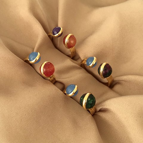 Cosmos'un Küreleri Anyolit