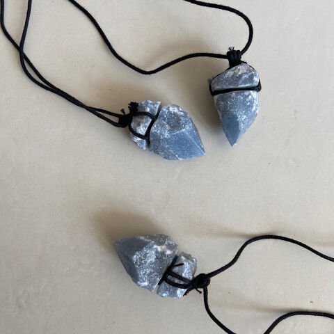 Taş Devri Relik Blue Kolye