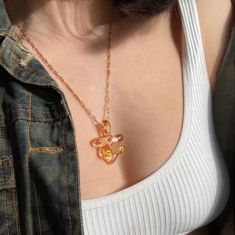 The Mammae Sarı Çiçekli Meme Kolye