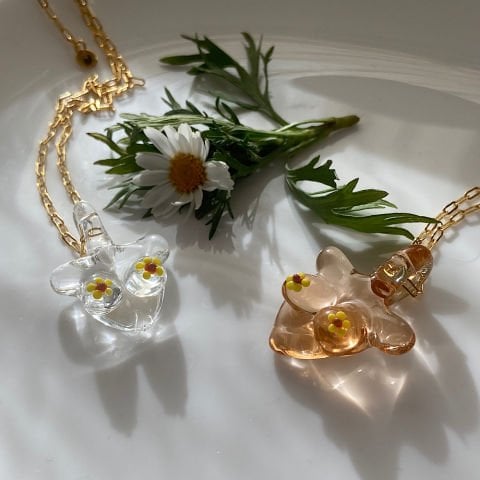 The Mammae Sarı Çiçekli Meme Kolye