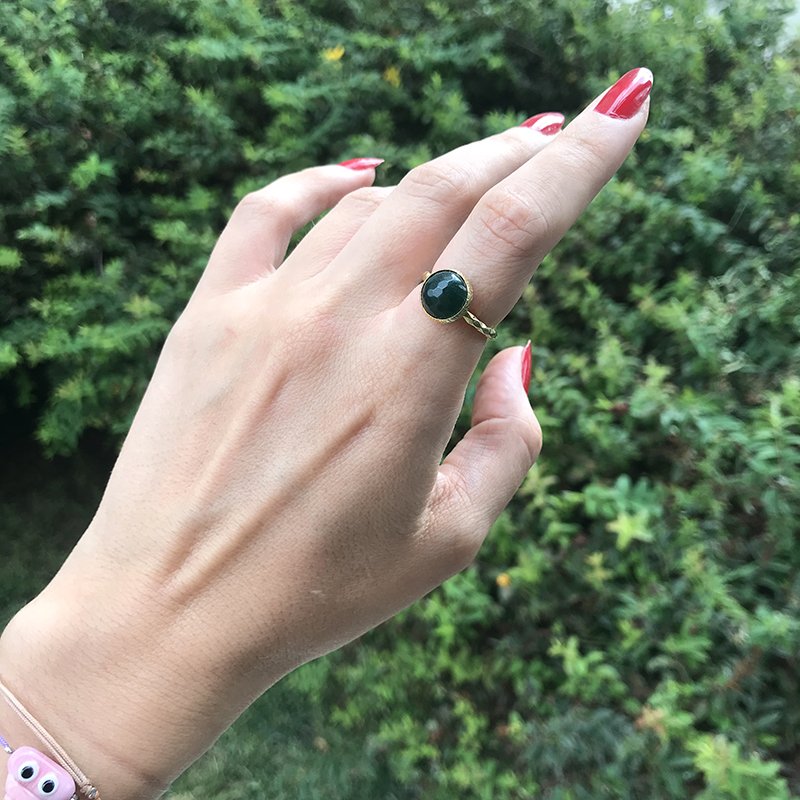 Yuvarlak Yeşim Taşı Yüzük