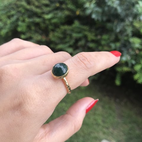 Yuvarlak Yeşim Taşı Yüzük