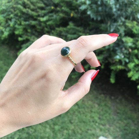 Yuvarlak Yeşim Taşı Yüzük