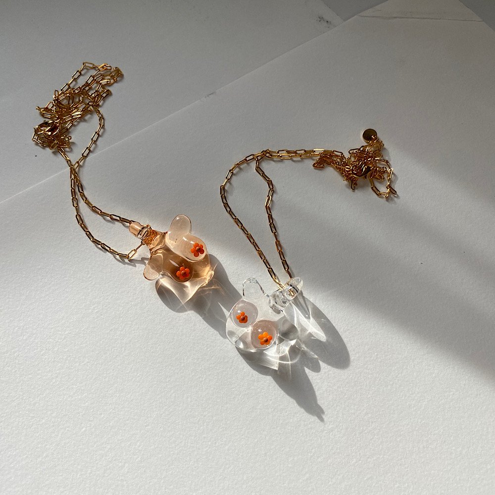 The Mammae Turuncu Çiçekli Meme Kolye