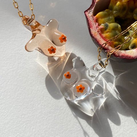 The Mammae Turuncu Çiçekli Meme Kolye