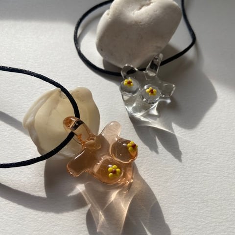 The Mammae Sarı Çiçekli Meme İpli Kolye