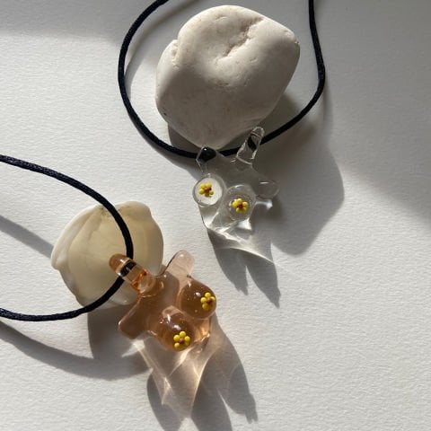 The Mammae Sarı Çiçekli Meme İpli Kolye