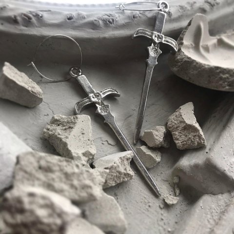 Kılıç Excalibur Küpe