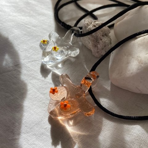 The Mammae Turuncu Çiçekli Meme İpli Kolye