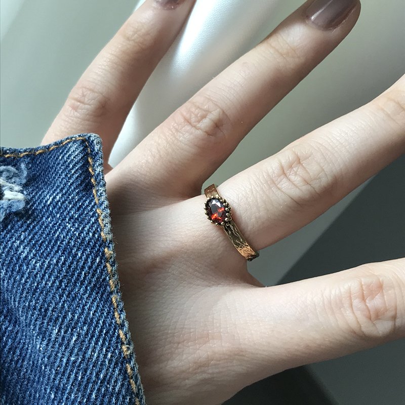 Kırmızı Zirkon Taş Yüzük