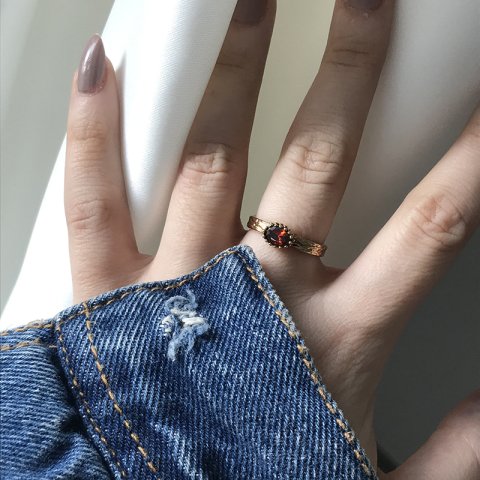 Kırmızı Zirkon Taş Yüzük