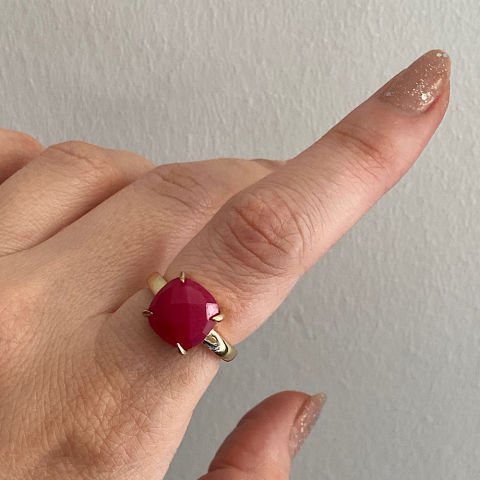 Yakut Taşı Fasetli Kare Yüzük