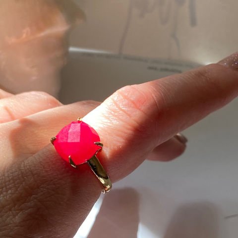 Yakut Taşı Fasetli Kare Yüzük