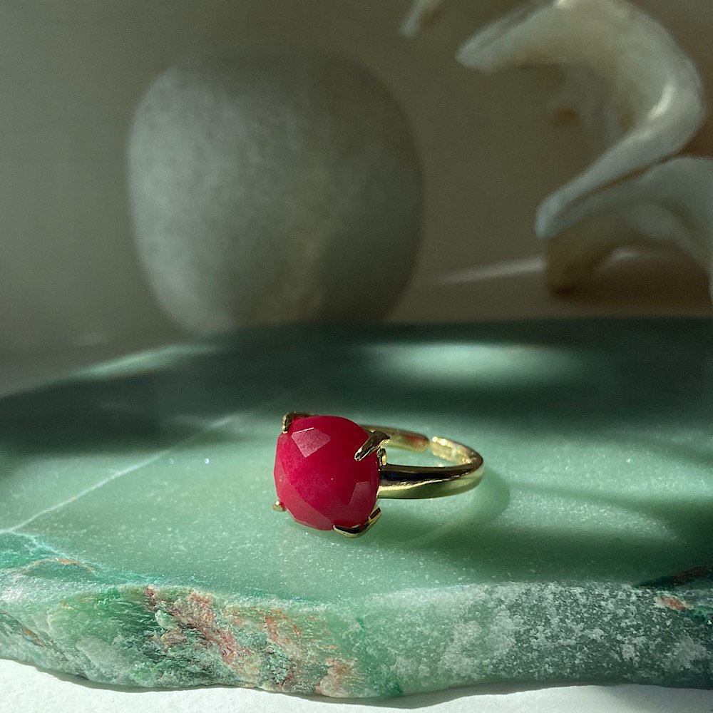 Yakut Taşı Fasetli Kare Yüzük