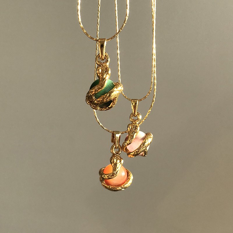 Feline and Snake Kolye