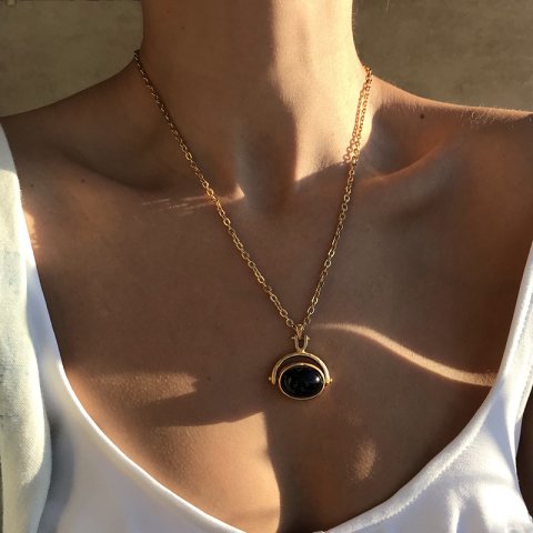 Kimera Oniks Taşlı Madalyon Kolye