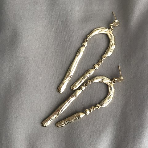 Sarkıt Küpe