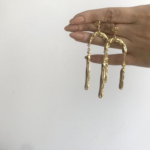 Sarkıt Küpe
