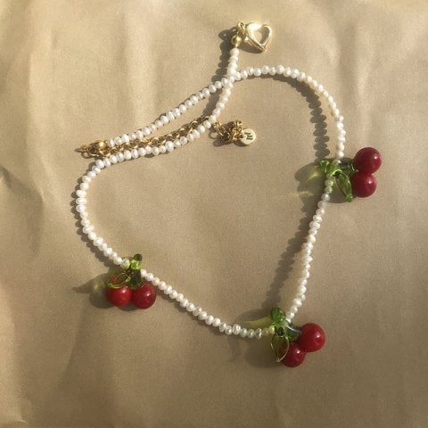 Kum İncide Kiraz Kolye