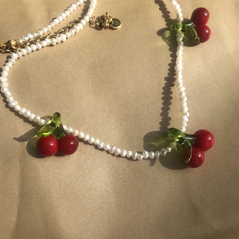 Kum İncide Kiraz Kolye