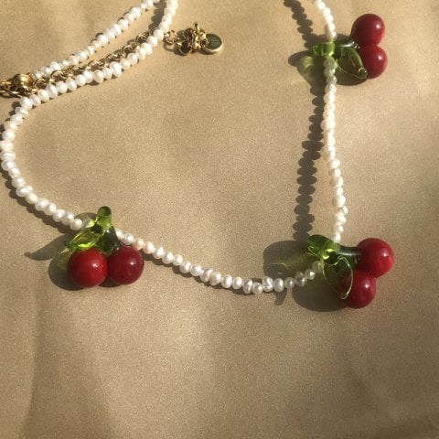 Kum İncide Kiraz Kolye