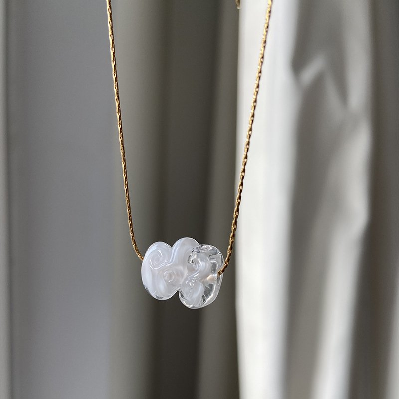 Element Hava Şeffaf Kolye