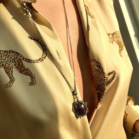 Kaplan ve Yaprak Motifli Ametist Taşı 925 Gümüş Kolye