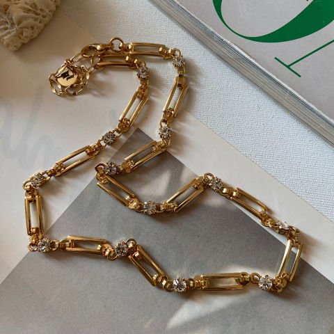 Mezat Zamanı Taşlı Vintage Zincir Kolye