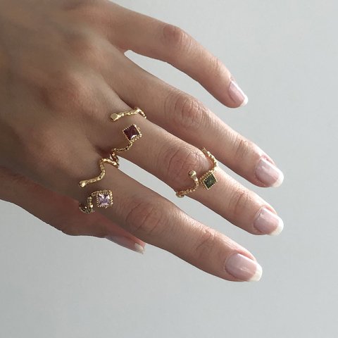 Dörtgen Taşlı Zikzak Yüzük