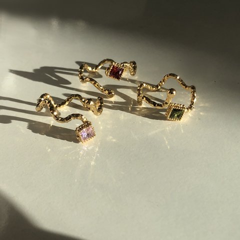 Dörtgen Taşlı Zikzak Yüzük