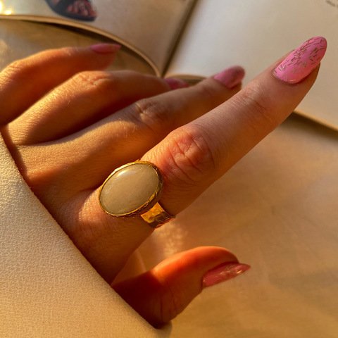 Oval Kuvars Taş Yüzük