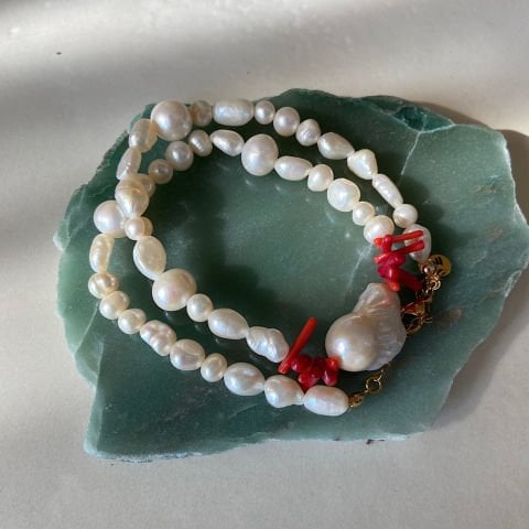 Pearl Kissed by Coral İnci Kolye